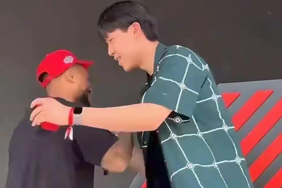 西蒙斯等等