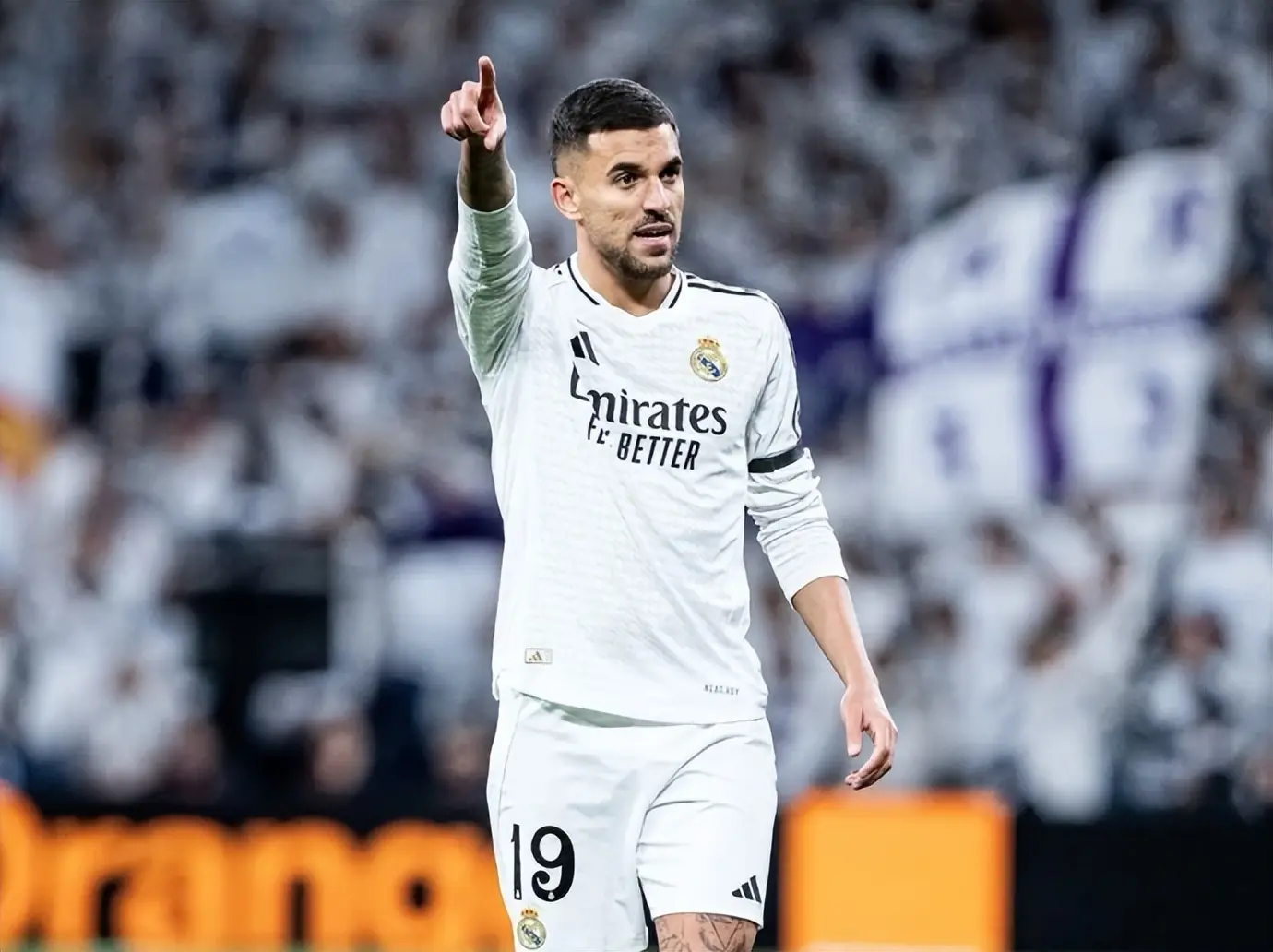 stron, 索麾下效力