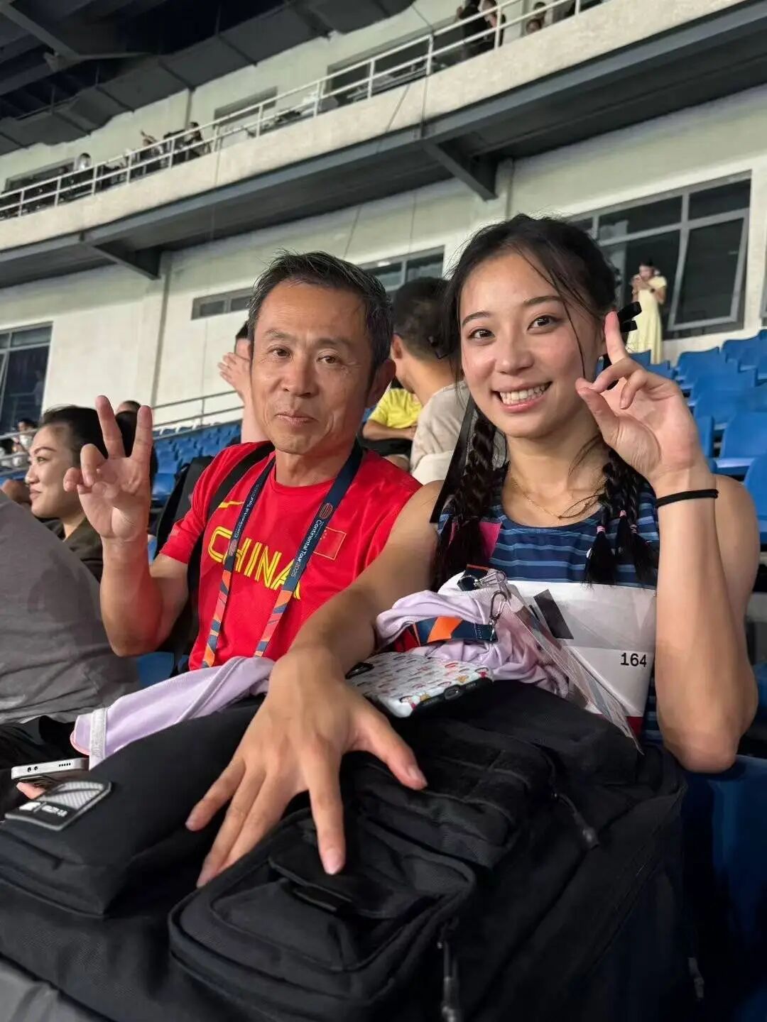 秒的个人最, 大奖赛首站, 比赛都扎着