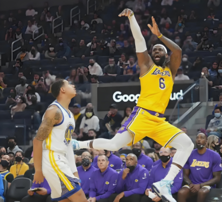 DtWBJ, 他代表湖人, 支球队