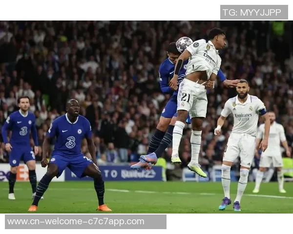 强势挖角巴萨！欧冠七冠王尝到甜头，签约皇马中心之后，瞄准锋霸